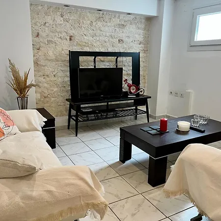 Apartament μοντέρνος,κεντρικός χώρος Peraía